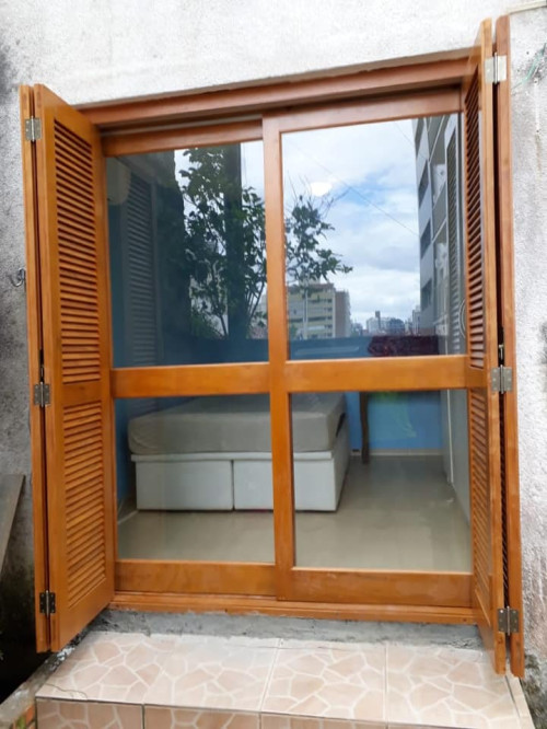 Portas Balcão de Madeira